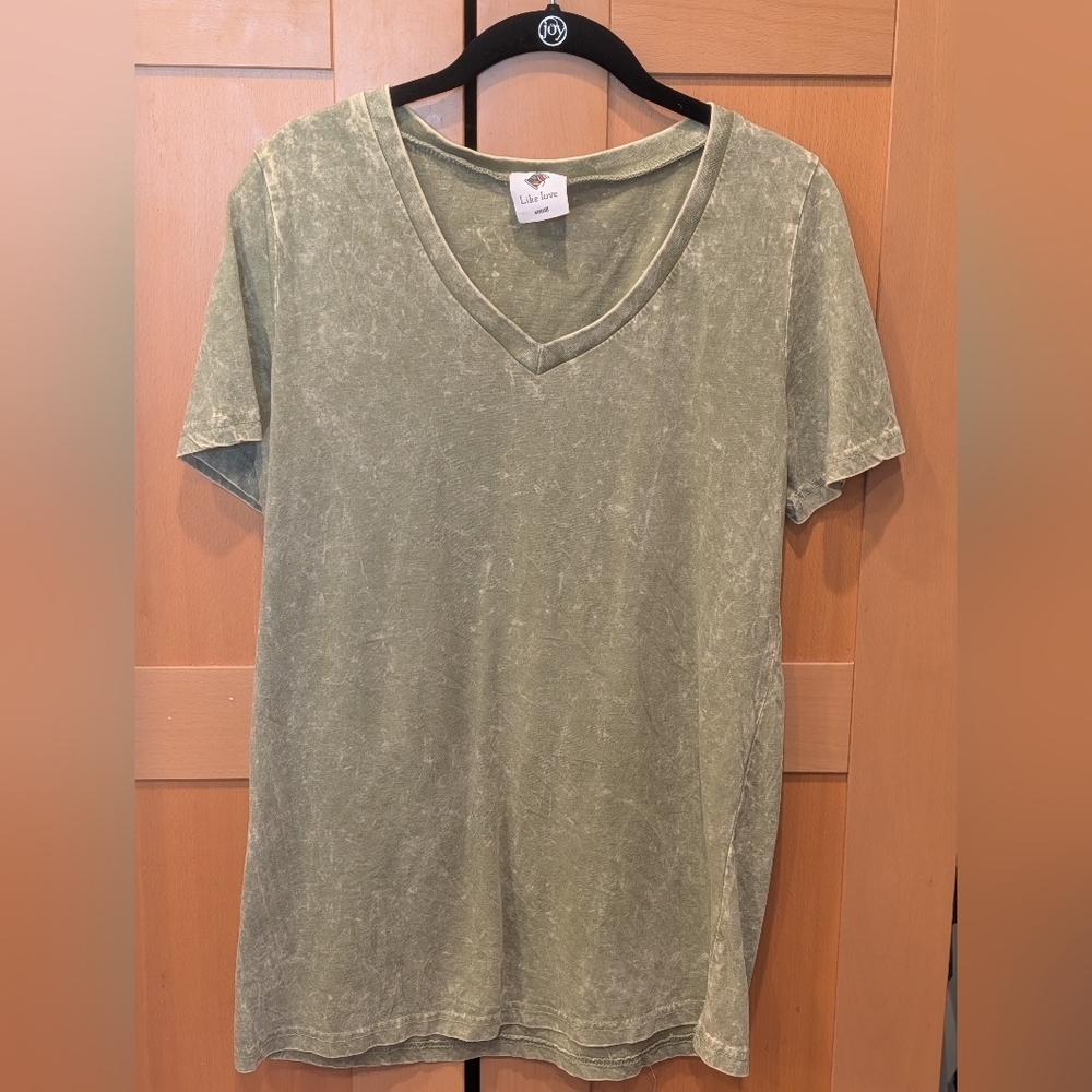 Like Love Heather Green V-Neck Short Sleeve Tee New